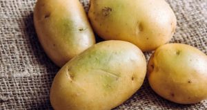 Za ovu krompir salatu svi traže recept: Pravi se potpuno drugačije, a ukus obara s nogu - content image