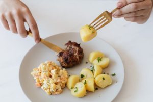 Za ovu krompir salatu svi traže recept: Pravi se potpuno drugačije, a ukus obara s nogu - content image