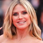 Ova žena u 51. nikad bolje nije izgledala, svima pale vilice kad su je videli: Frizura je pun pogodak, briše godine s lica, a šlic do kuka prkosi svim pravilima Ova žena u 51. nikad bolje nije izgledala, svima pale vilice kad su je videli: Frizura je pun pogodak, briše godine s lica, a šlic do kuka prkosi svim pravilima - featured image