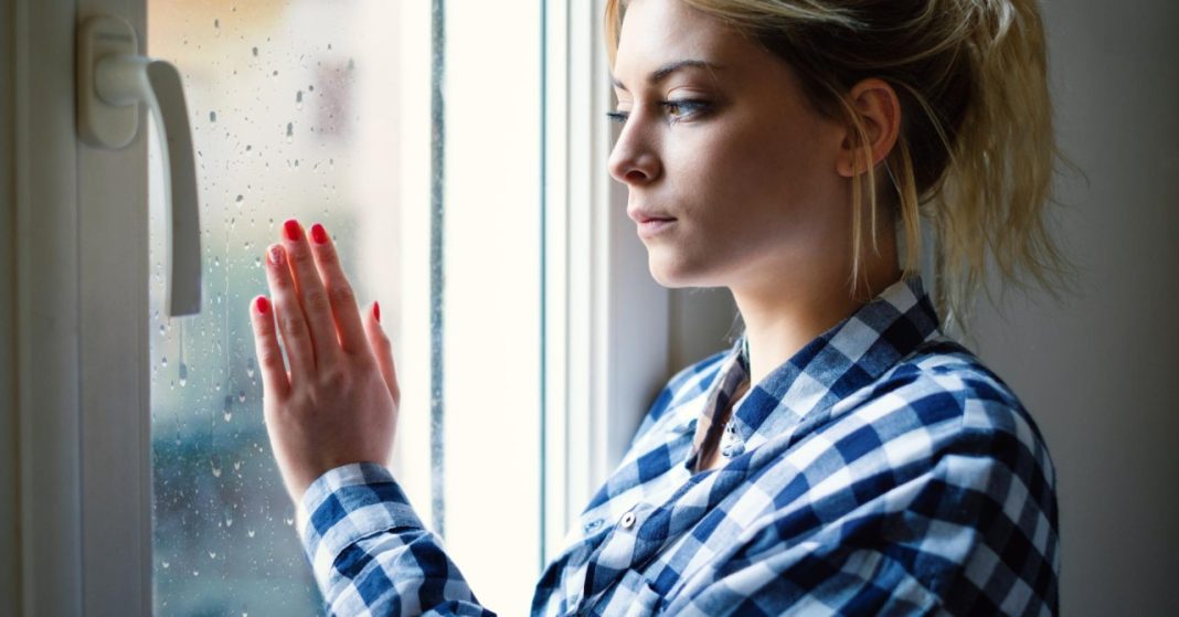 BOLNA ISTINA KOJU MNOGE ŽENE NE ŽELE ČUTI: 10 znakova da mu nisi izbor, već opcija i da te samo koristi… - featured image BOLNA ISTINA KOJU MNOGE ŽENE NE ŽELE ČUTI: 10 znakova da mu nisi izbor, već opcija i da te samo koristi… - featured image