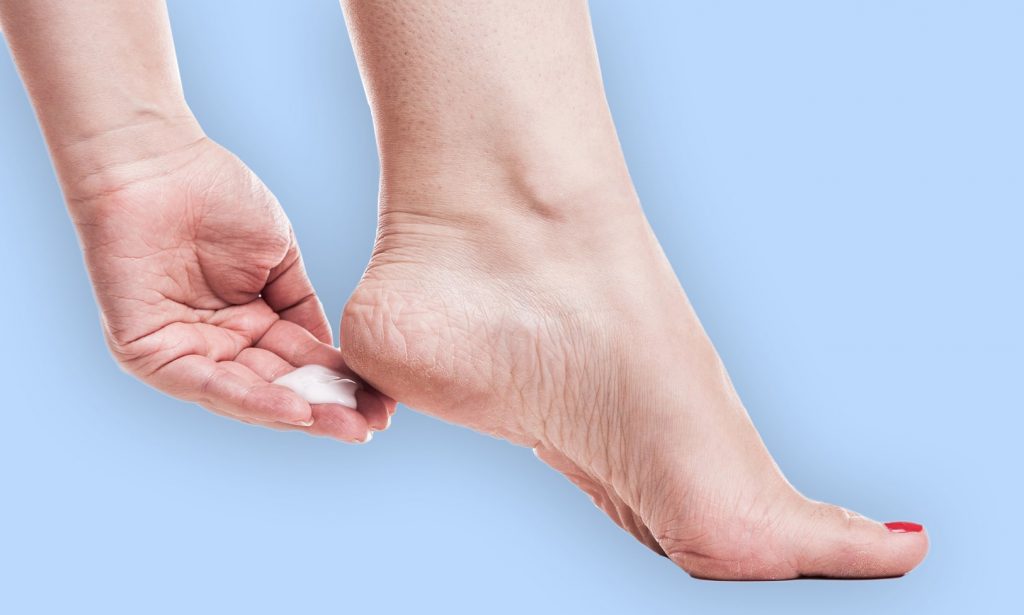 Za meka stopala potrebna su vam samo 3 kuhinjska sastojka: - featured image Za meka stopala potrebna su vam samo 3 kuhinjska sastojka: - featured image